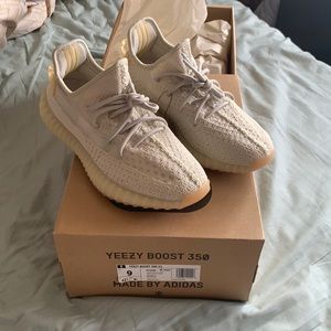 New yeezy boost 350 v2 size 9 white
